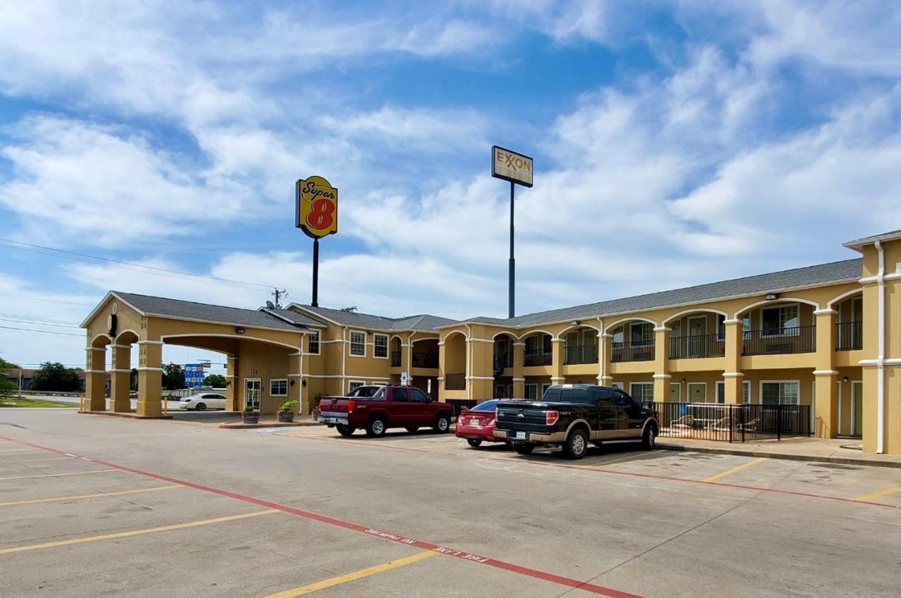 Super 8 By Wyndham Forney/East Dallas Hotel Екстериор снимка