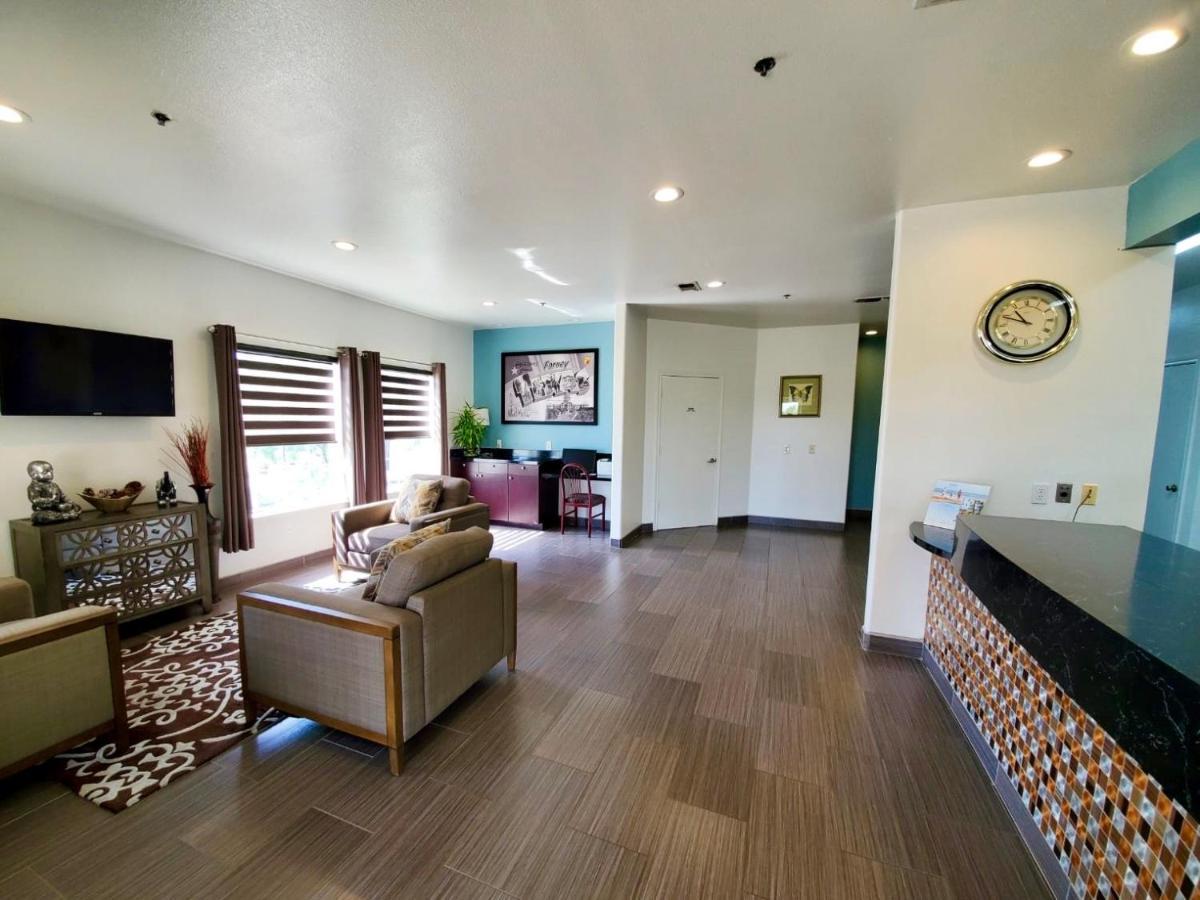 Super 8 By Wyndham Forney/East Dallas Екстериор снимка