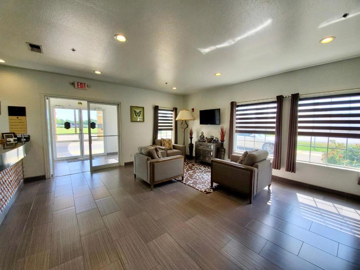 Super 8 By Wyndham Forney/East Dallas Екстериор снимка