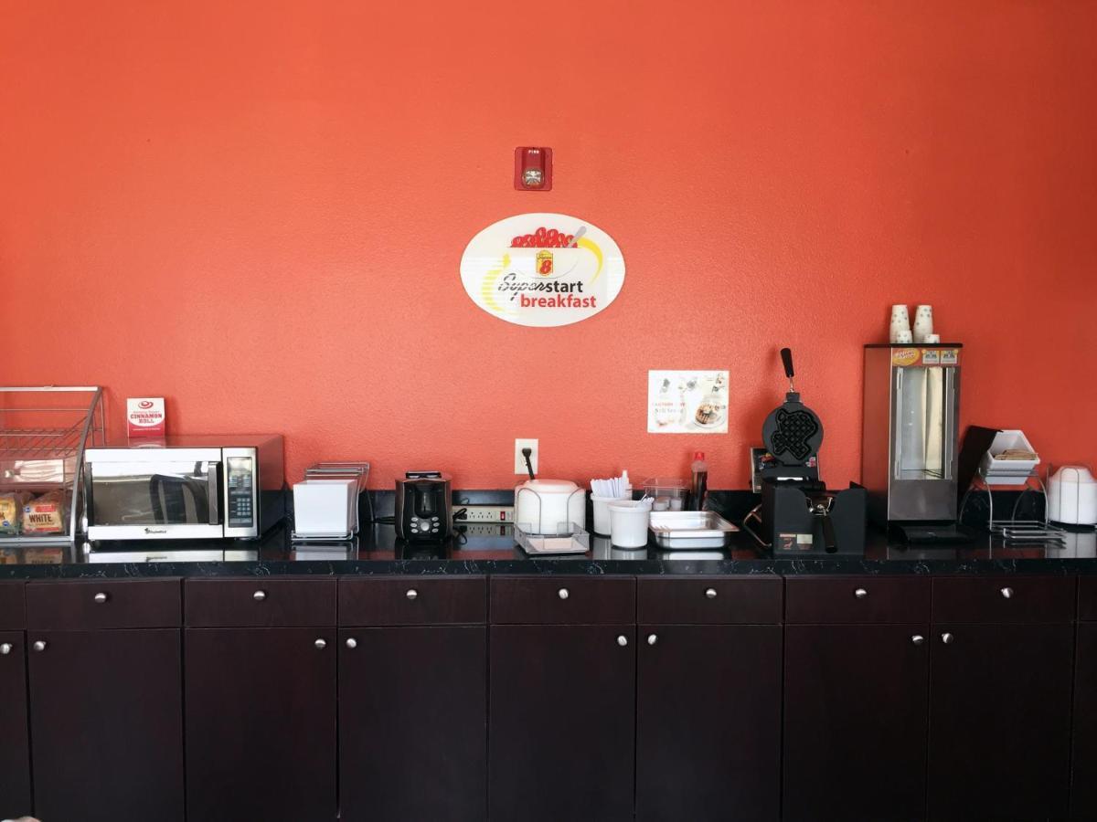Super 8 By Wyndham Forney/East Dallas Екстериор снимка