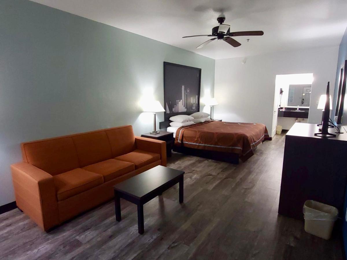 Super 8 By Wyndham Forney/East Dallas Екстериор снимка