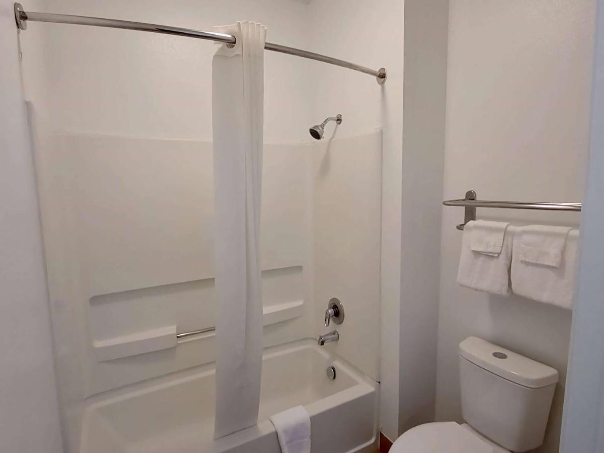 Super 8 By Wyndham Forney/East Dallas Екстериор снимка